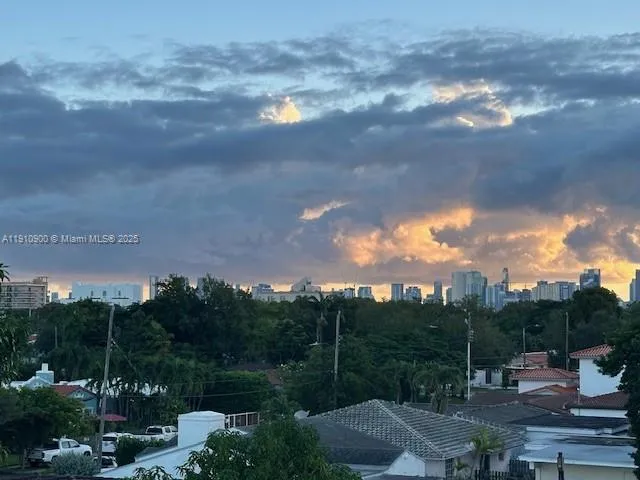 $1,200,000 | 3089 Southwest 21st Street, Unit 3089, Miami, FL 33145