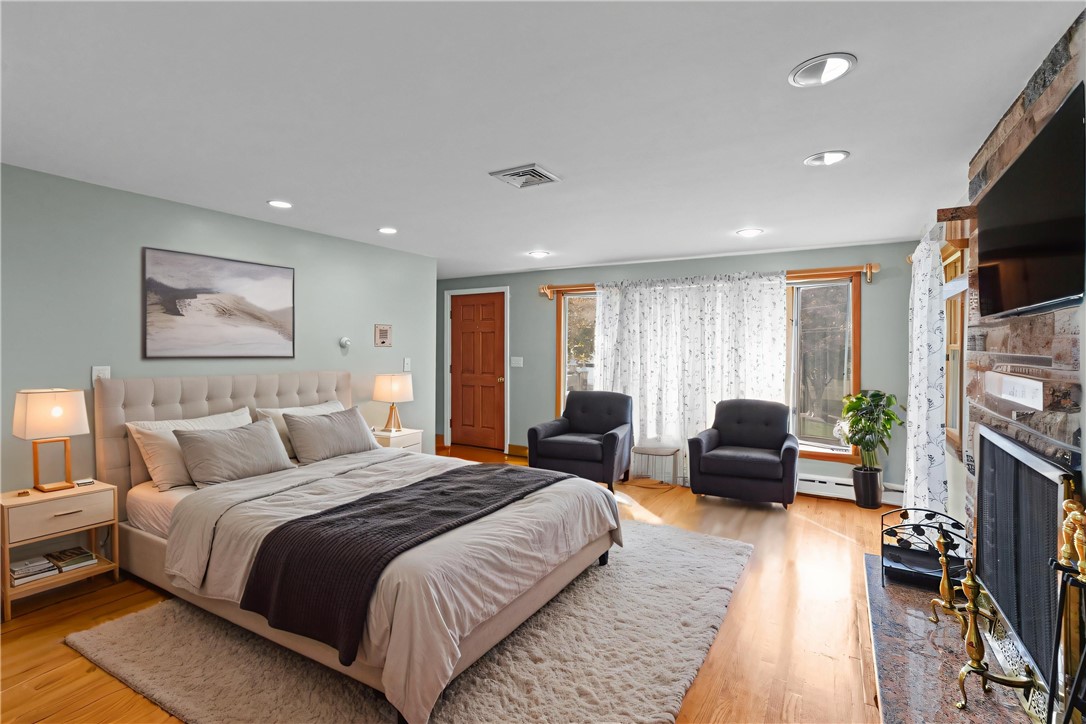 2 Oak Grove Boulevard North Providence, RI 02911 - Photo 15 of 47