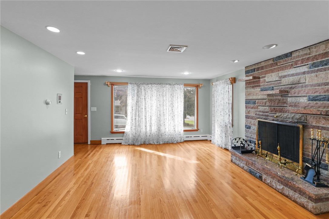 2 Oak Grove Boulevard North Providence, RI 02911 - Photo 16 of 47