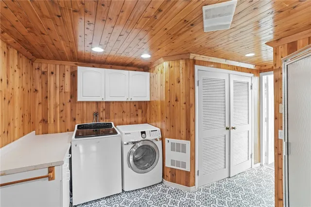 $699,900 | 2 Oak Grove Boulevard, North Providence, RI 02911