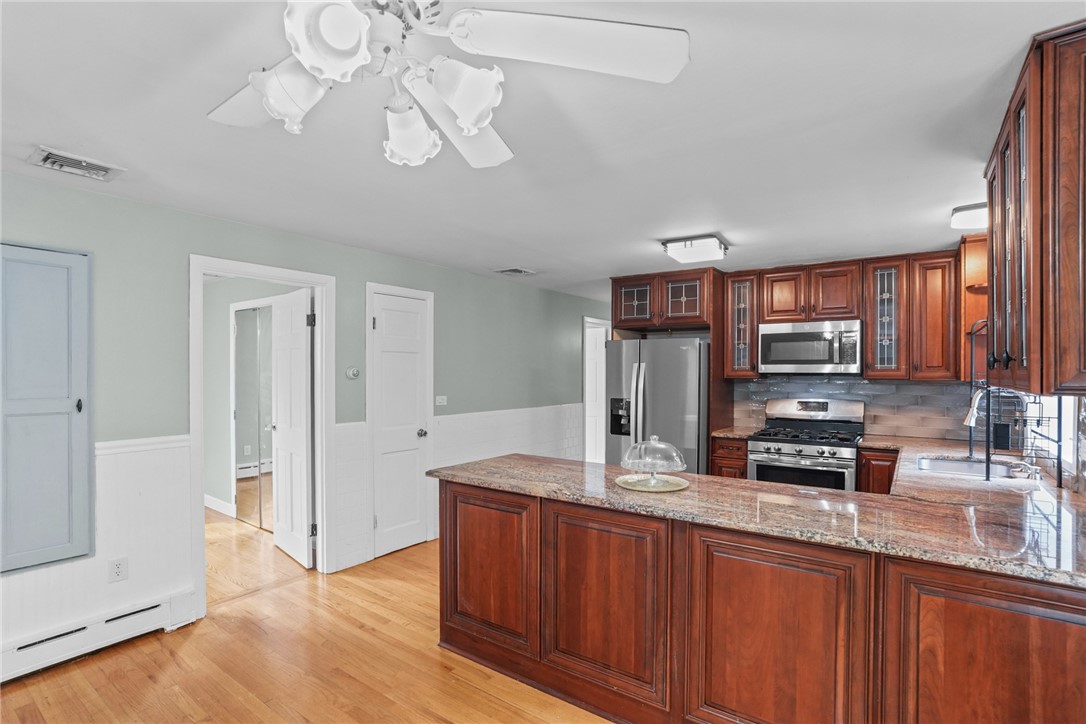 2 Oak Grove Boulevard North Providence, RI 02911 - Photo 8 of 47