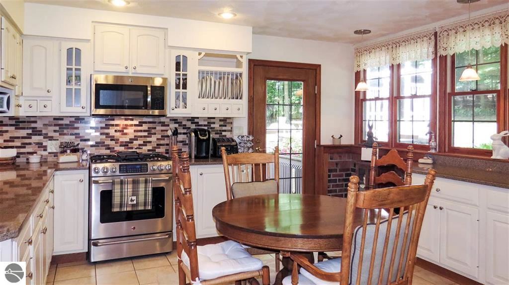 276 Eastman Road Beulah, MI 49617 - Photo 16 of 36 1873035-15.JPG