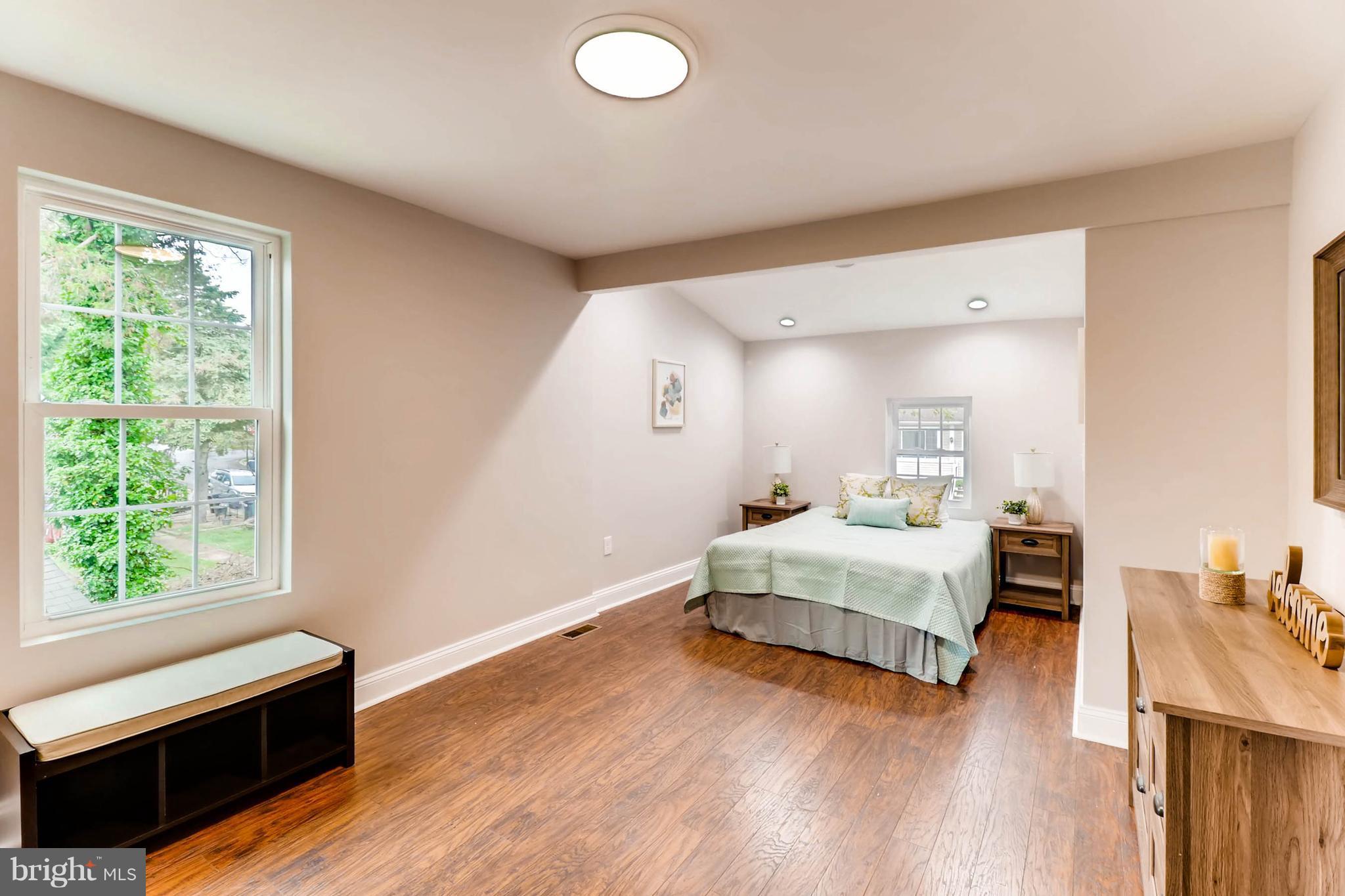 3905 Pinewood Avenue Baltimore, MD 21206 - Photo 16 of 30 Upper Level Master Bedroom