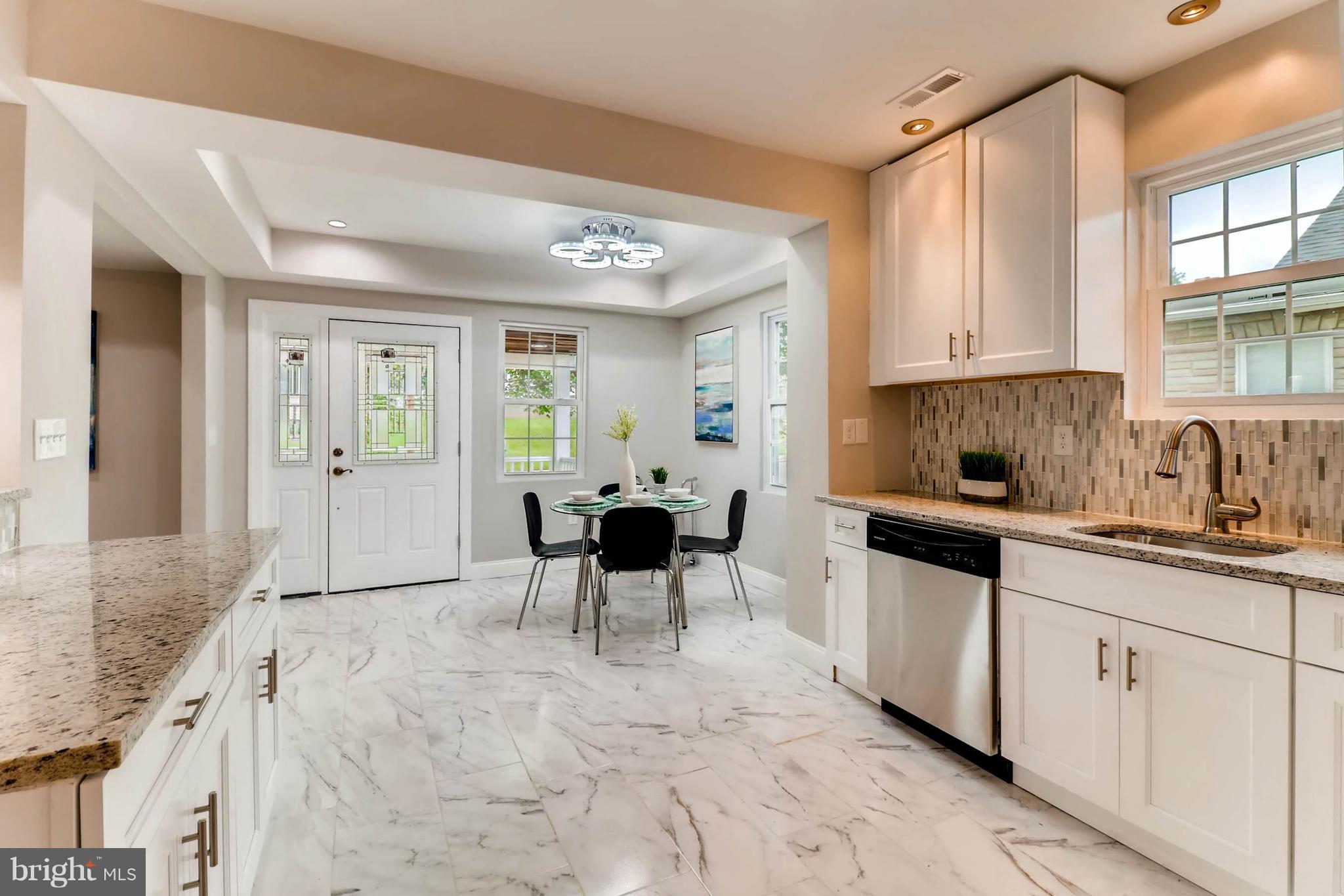 3905 Pinewood Avenue Baltimore, MD 21206 - Photo 6 of 30 Easy Entertaining Space