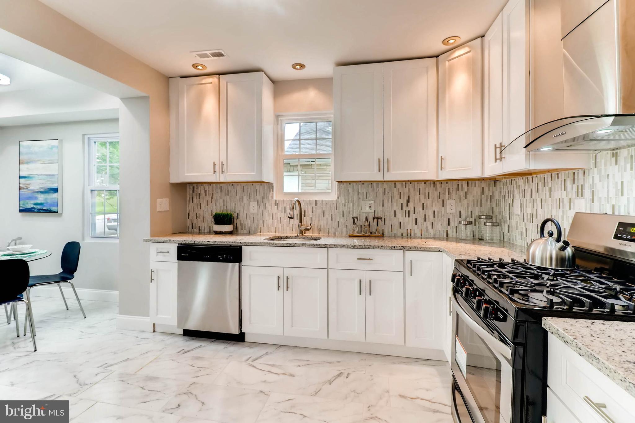 3905 Pinewood Avenue Baltimore, MD 21206 - Photo 7 of 30 Custom Tile Backsplash