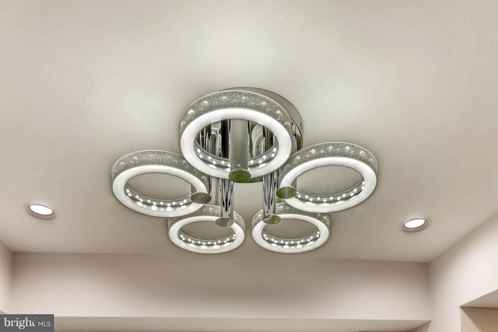 3905 Pinewood Avenue Baltimore, MD 21206 - Photo 10 of 30 Customer Lighting Feature