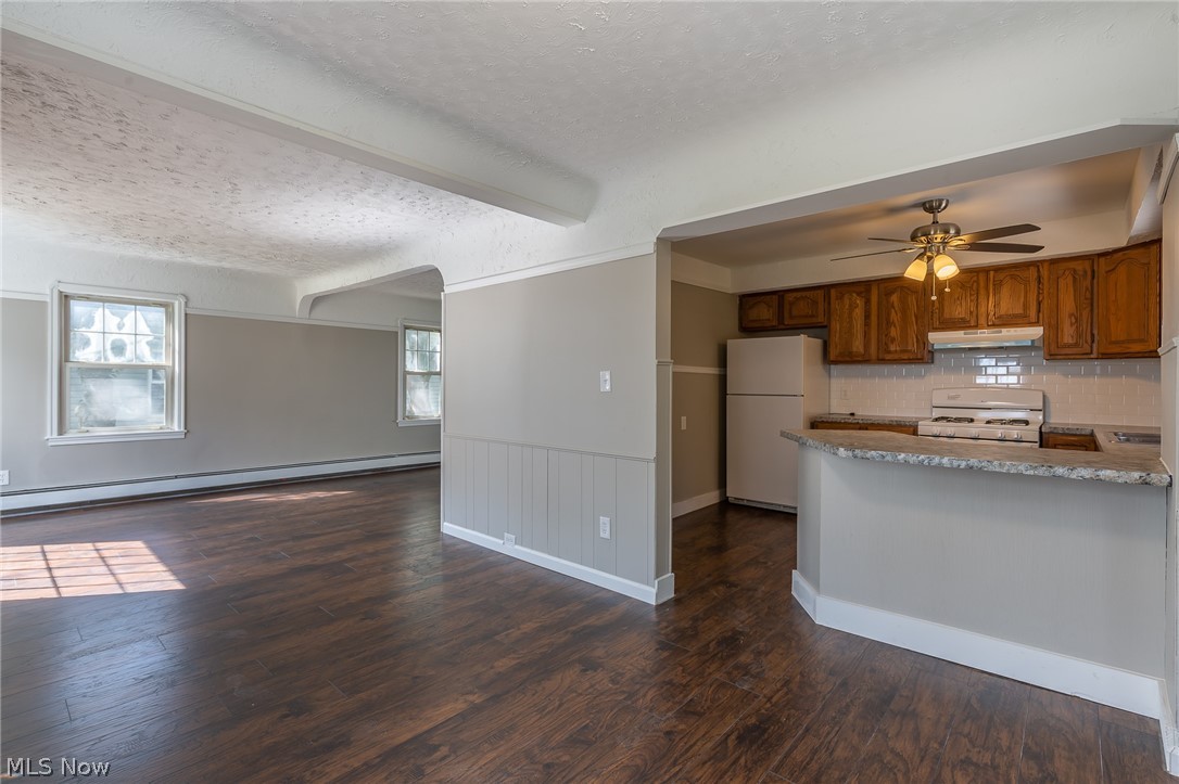 6214 Engle Road Brook Park, OH 44142 - Photo 9 of 22 Gallery Image 9