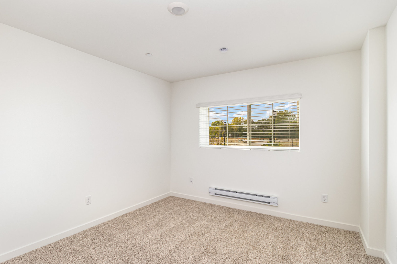 2171 Yellowstone Boulevard, Unit 2171 Mundelein, IL 60060 - Photo 20 of 23 an empty room with windows