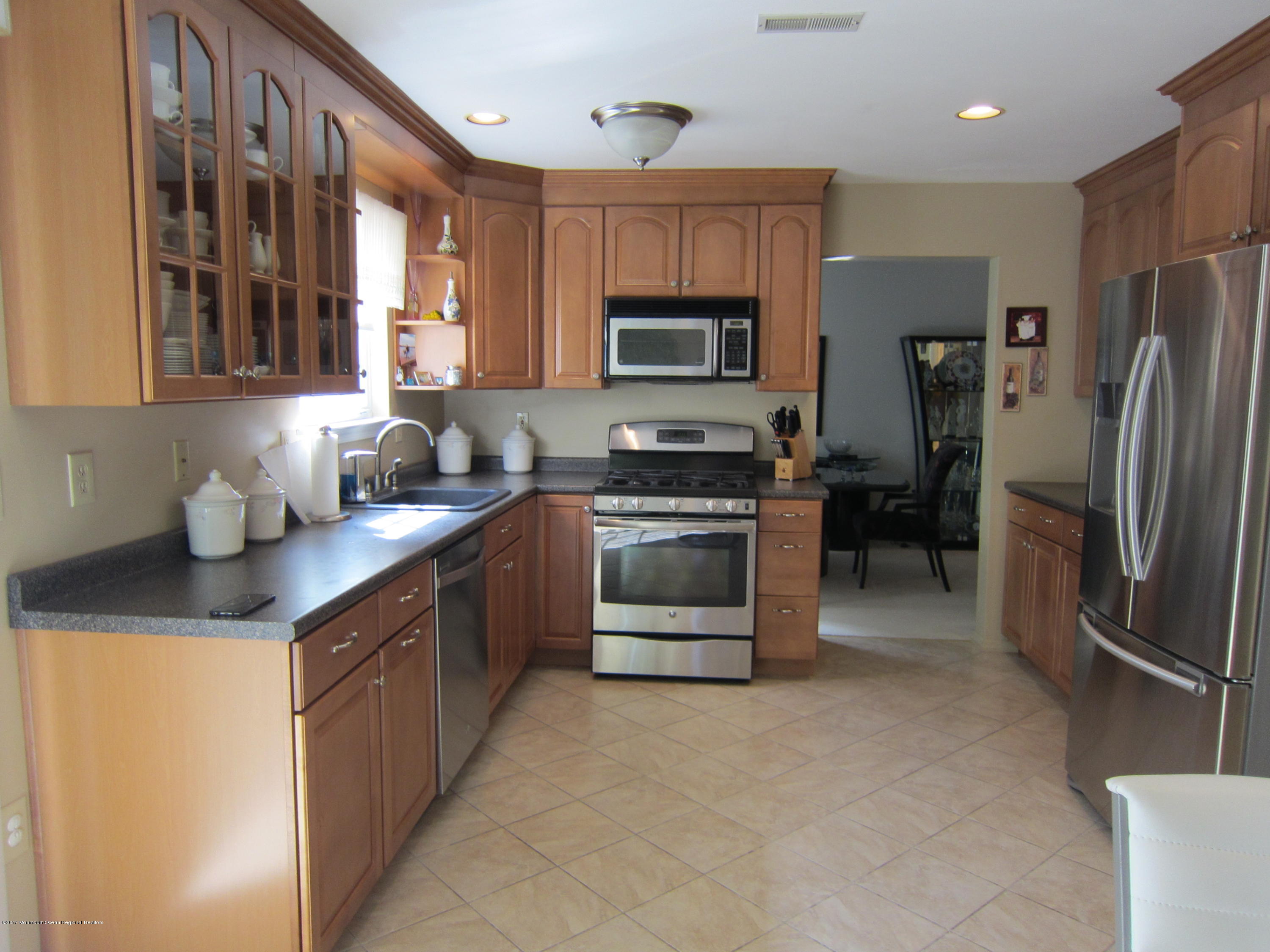 47 Perri Road Freehold, NJ 07728 - Photo 3 of 22 IMG_1460