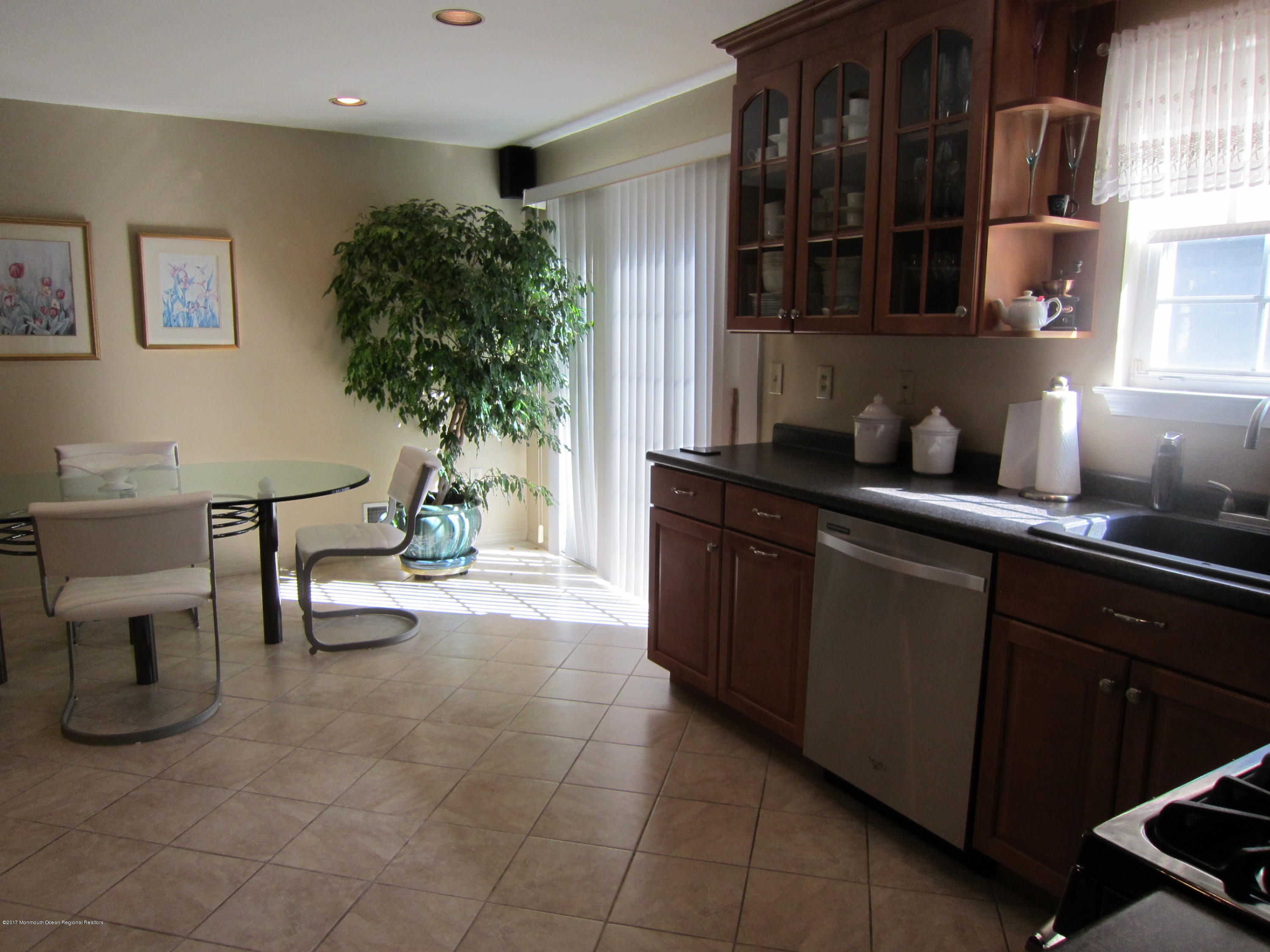 47 Perri Road Freehold, NJ 07728 - Photo 6 of 22 IMG_1463