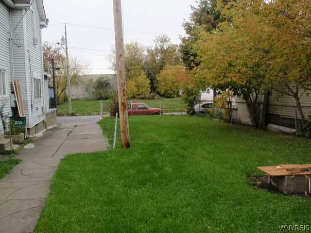 125-129 Hawley Street Buffalo, NY 14213 - Photo 5 of 8 Exterior Front 129 Hawley