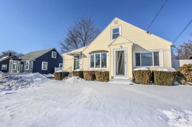 $395,000 | 74 Purchase Street, Manchester, NH 03103
