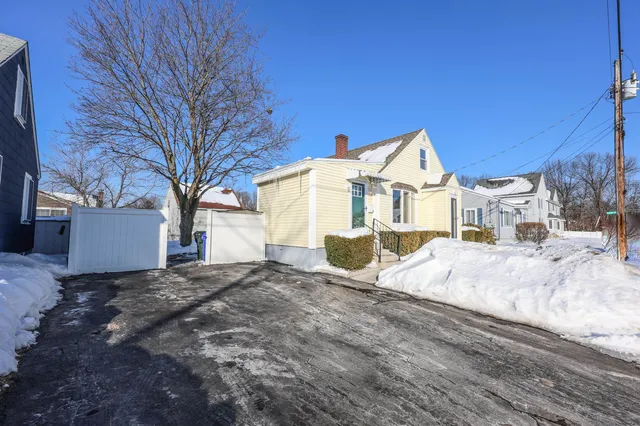 $395,000 | 74 Purchase Street, Manchester, NH 03103