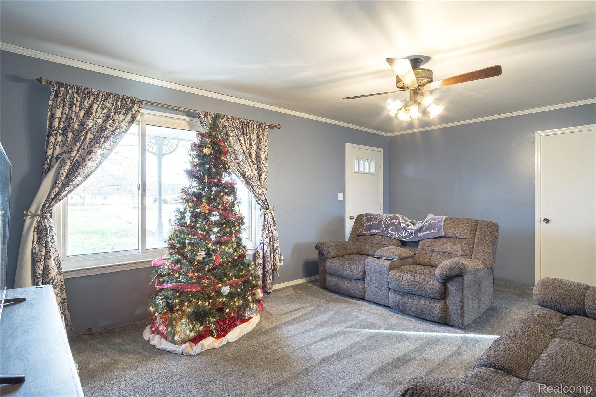 2730 Nadeau Road Monroe, MI 48162 - Photo 13 of 49 Livingroom