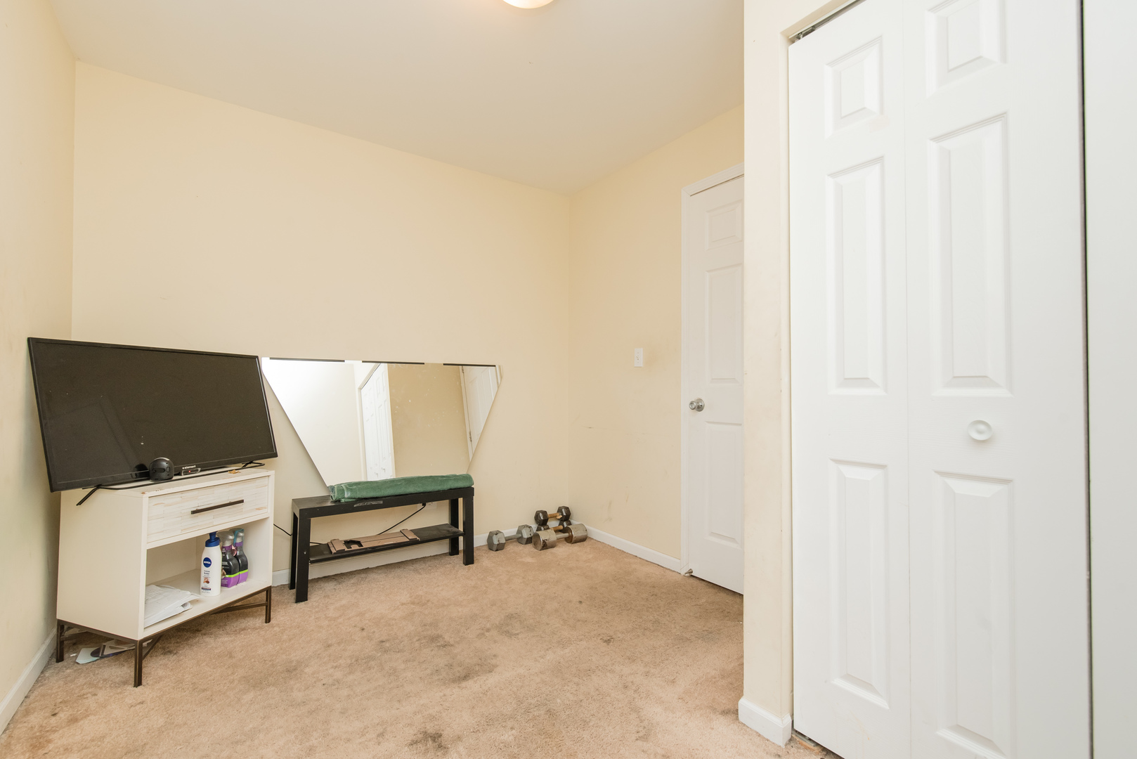 227 Rivers View Drive Carpentersville, IL 60110 - Photo 13 of 24 a view of a workspace with furniture