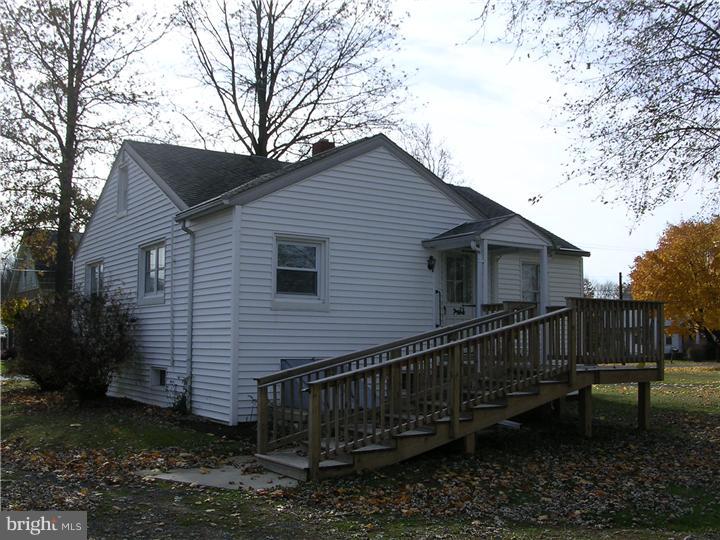 565 Erie Road Quakertown, PA 18951 - Photo 2 of 11 Exterior Back