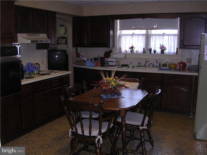 565 Erie Road Quakertown, PA 18951 - Photo 6 of 11 Kitchen