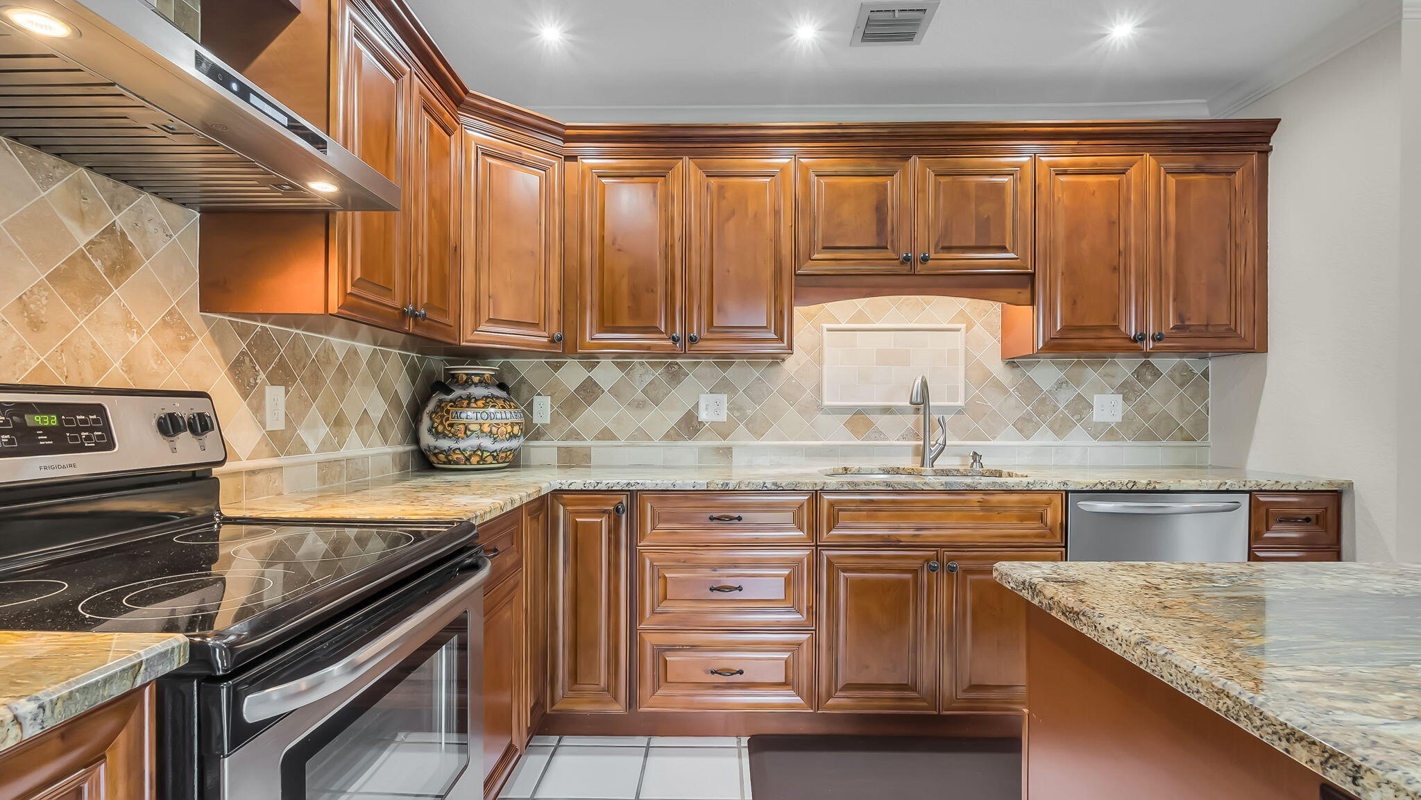 2510 Rampart Way South Hollywood, FL 33026 - Photo 10 of 33 25-web-or-mls-DSC08896