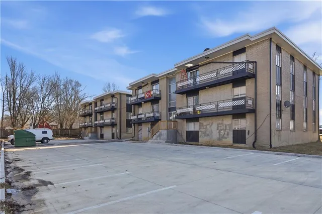 $1,900,000 | 9930 East 36th Street South, Independence, MO 64052