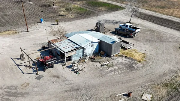 $206,900 | 166 County Road 303 East, Orange Grove, TX 78372