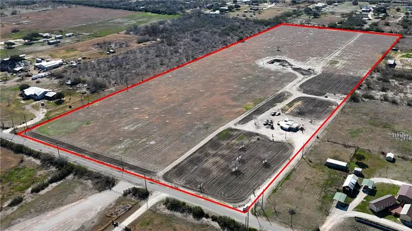 $206,900 | 166 County Road 303 East, Orange Grove, TX 78372