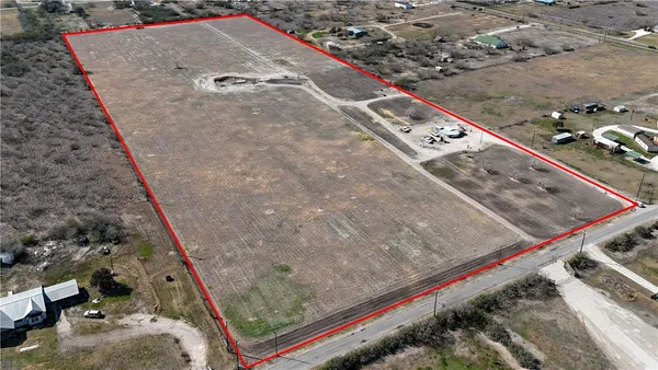 $206,900 | 166 County Road 303 East, Orange Grove, TX 78372