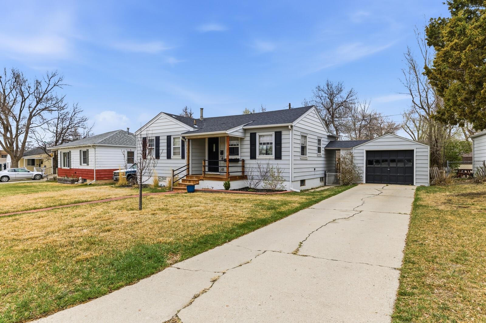 1605 Westridge Place Casper, WY 82604 - Photo 3 of 24