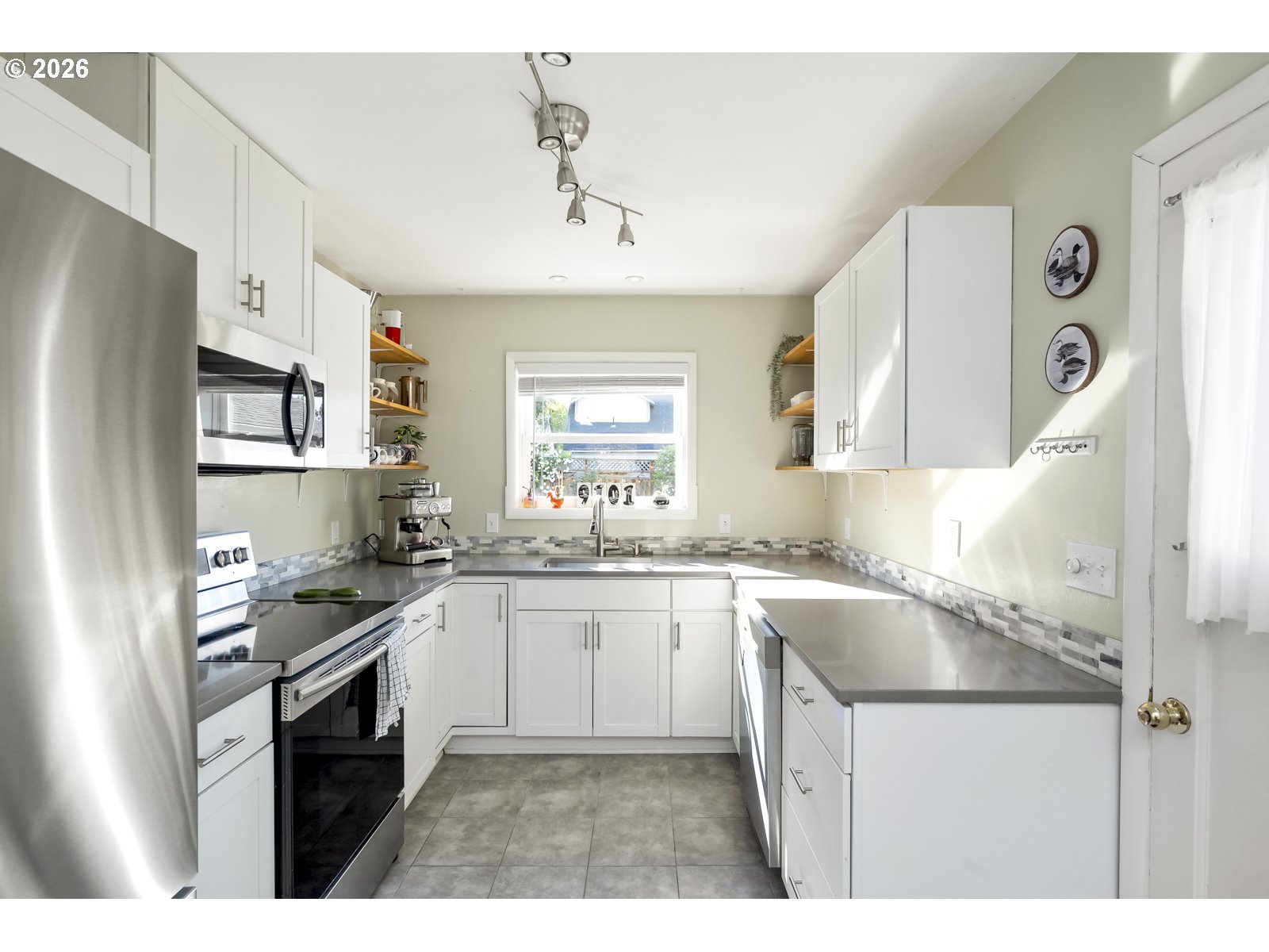 9101 North Allegheny Avenue Portland, OR 97203 - Photo 10 of 45