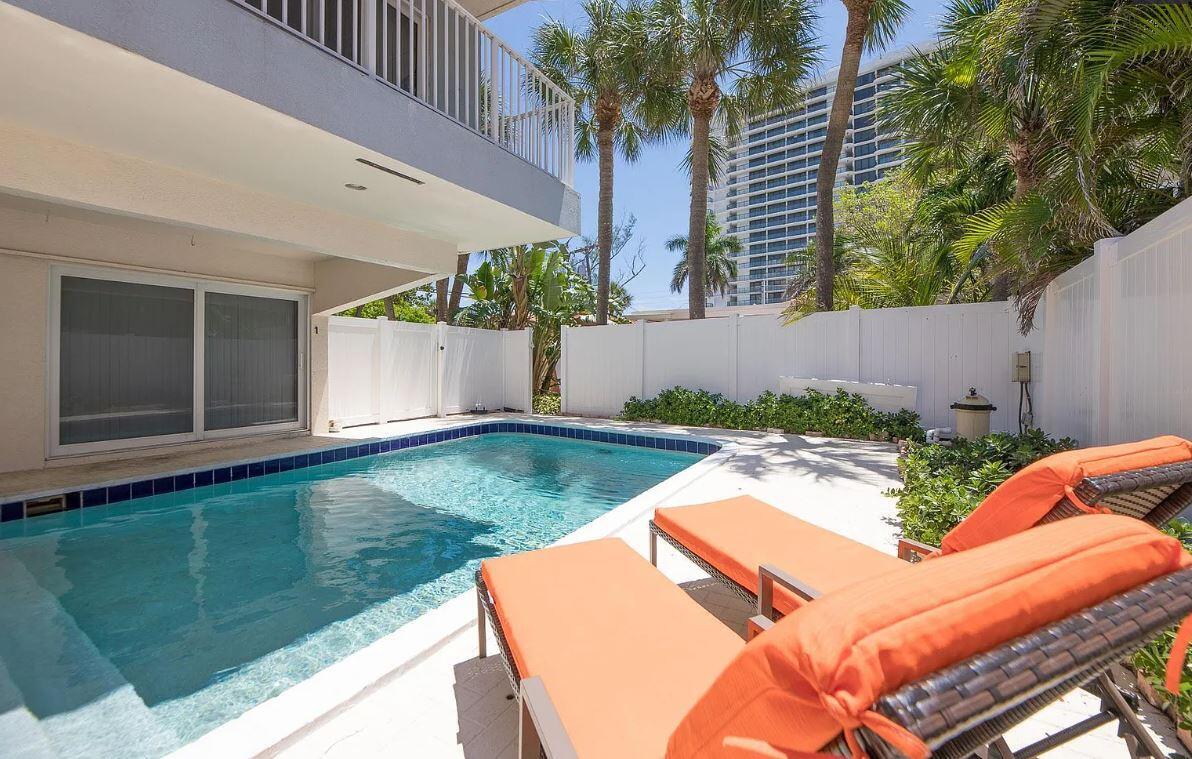 902 Palm Avenue, Unit 4 Boca Raton, FL 33432 - Photo 4 of 4 902-3