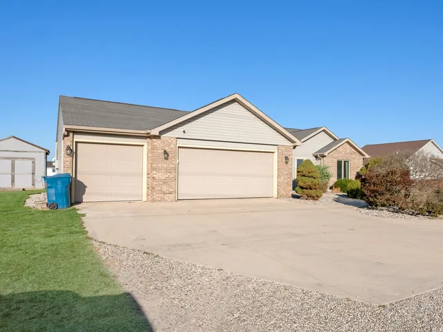 $309,000 | 4562 County Road 35, Auburn, IN 46706