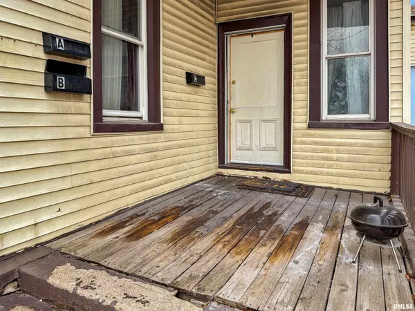 $149,900 | 1003 Northeast Monroe Street, Peoria, IL 61603