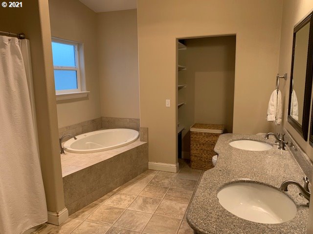71492 Gateway Lane Pendleton, OR 97801 - Photo 8 of 14 Gallery Image 8