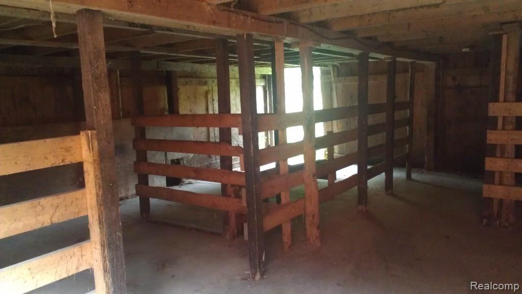 3990 5 Lakes Road North Branch, MI 48461 - Photo 7 of 11 barn (2).jpg