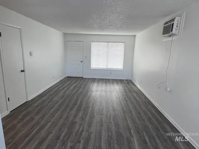 $2,150,000 | 305 Northwest 8th Avenue, Ontario, OR 97914