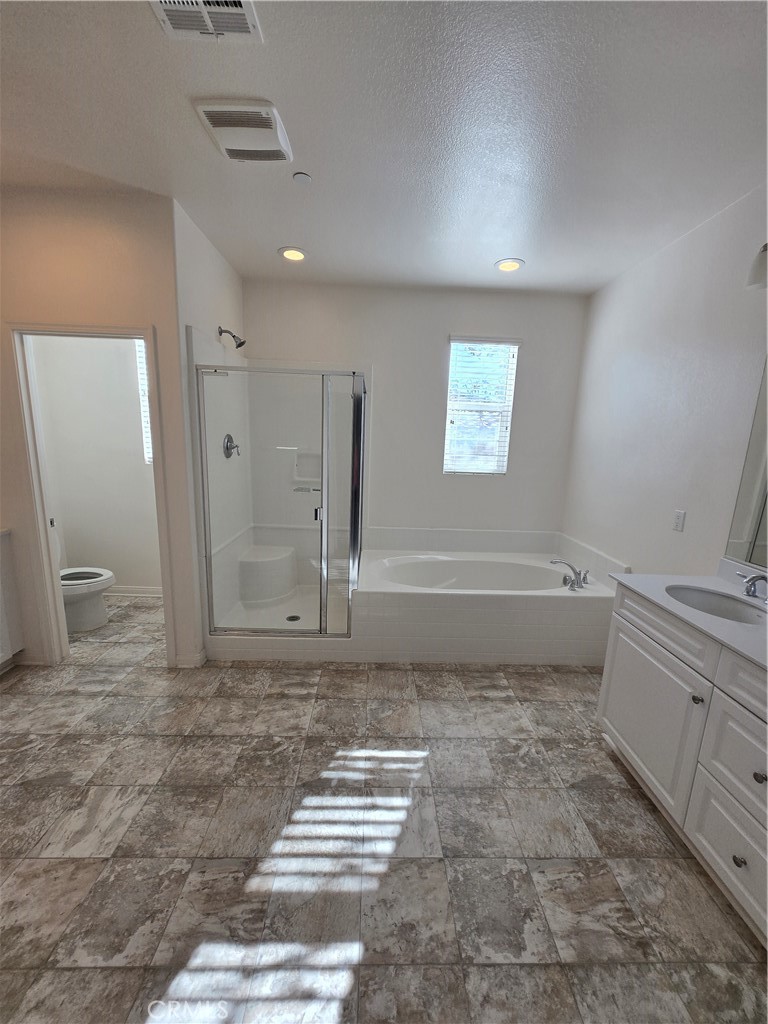 11014 Via Del Corso Riverside, CA 92505 - Photo 13 of 30 a view of a hallway with a window
