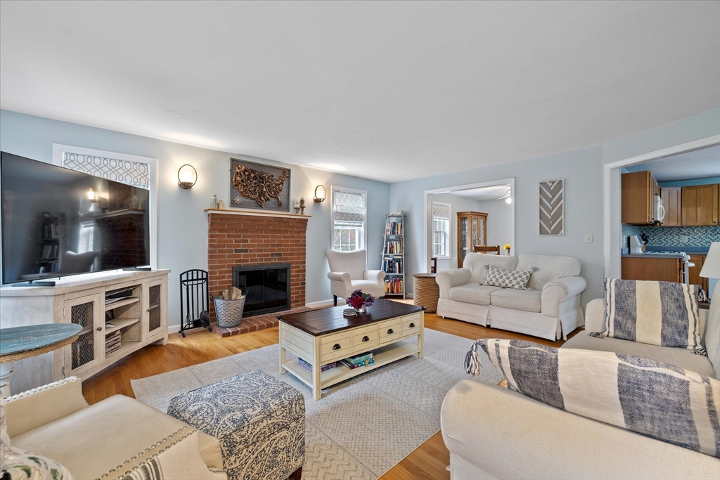 14 Wamsutta Ridge Road Charlton, MA 01507 - Photo 3 of 23