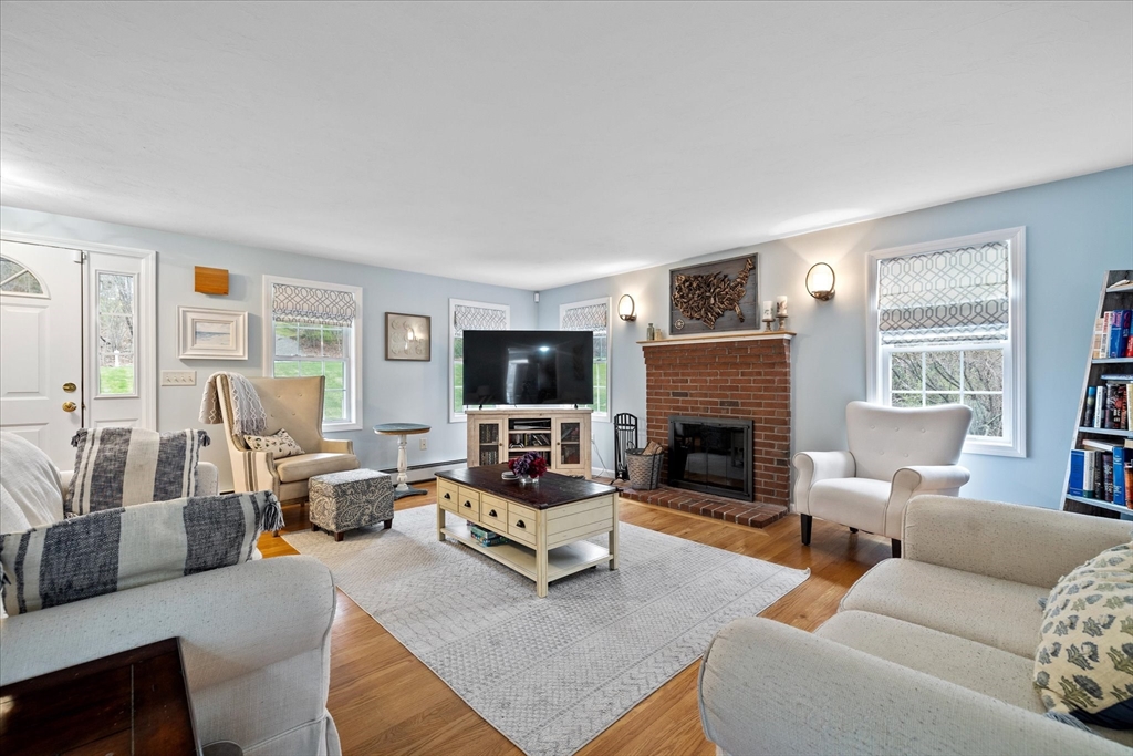 14 Wamsutta Ridge Road Charlton, MA 01507 - Photo 4 of 23