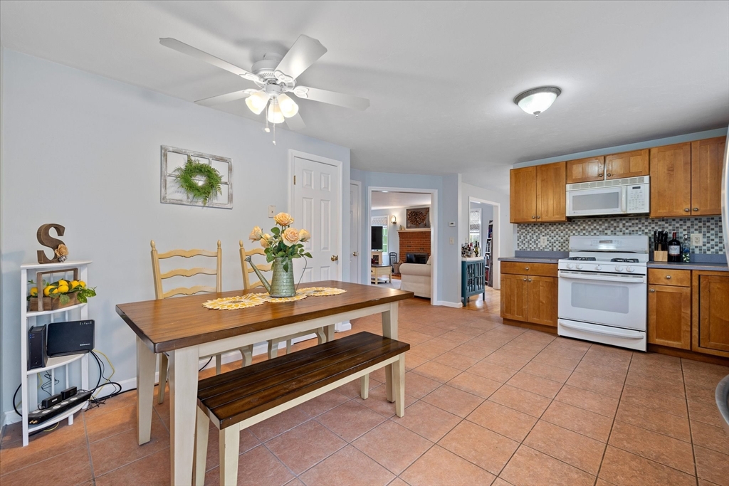 14 Wamsutta Ridge Road Charlton, MA 01507 - Photo 7 of 23