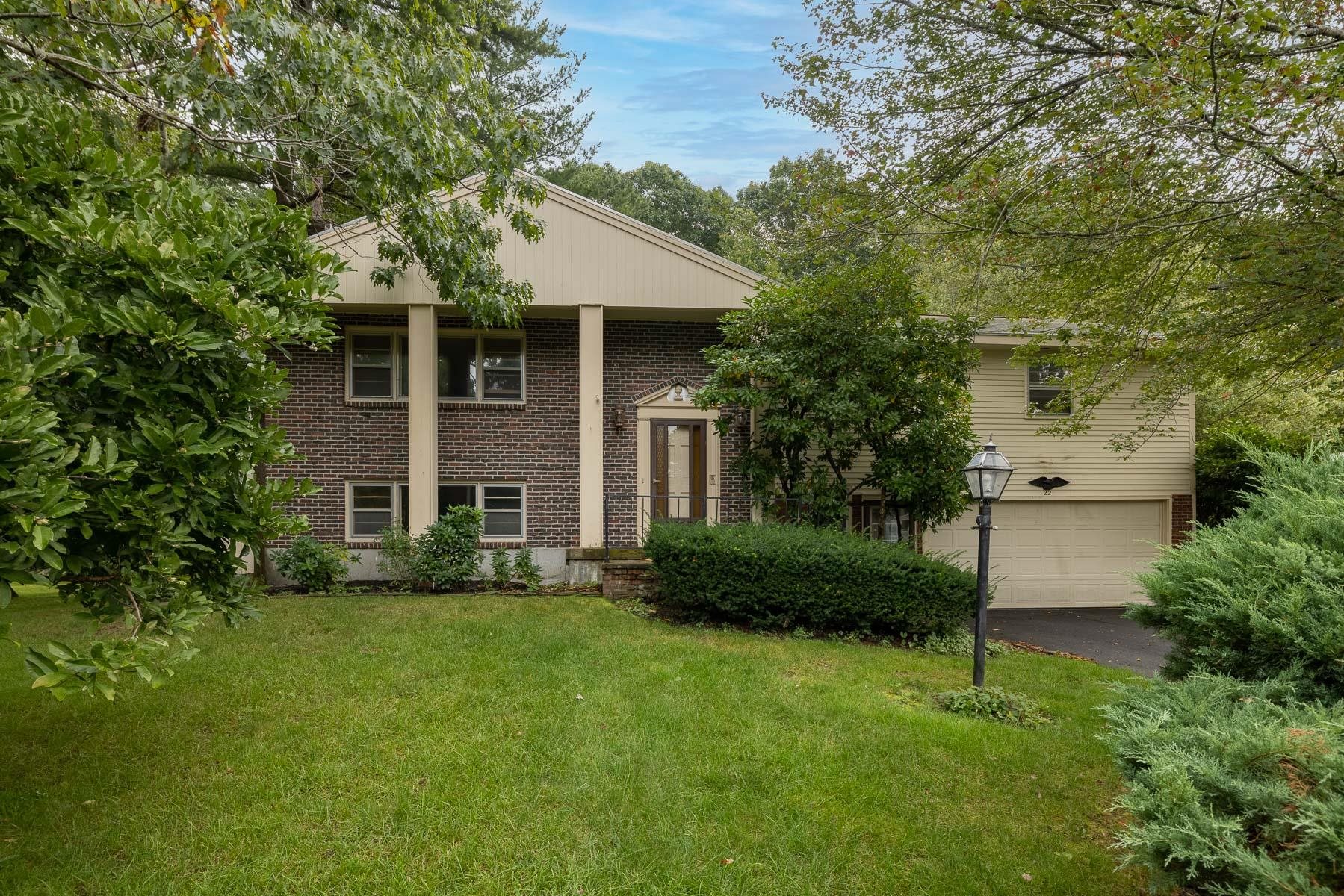 22 Harding Road Portsmouth, NH 03801 - Photo 1 of 33