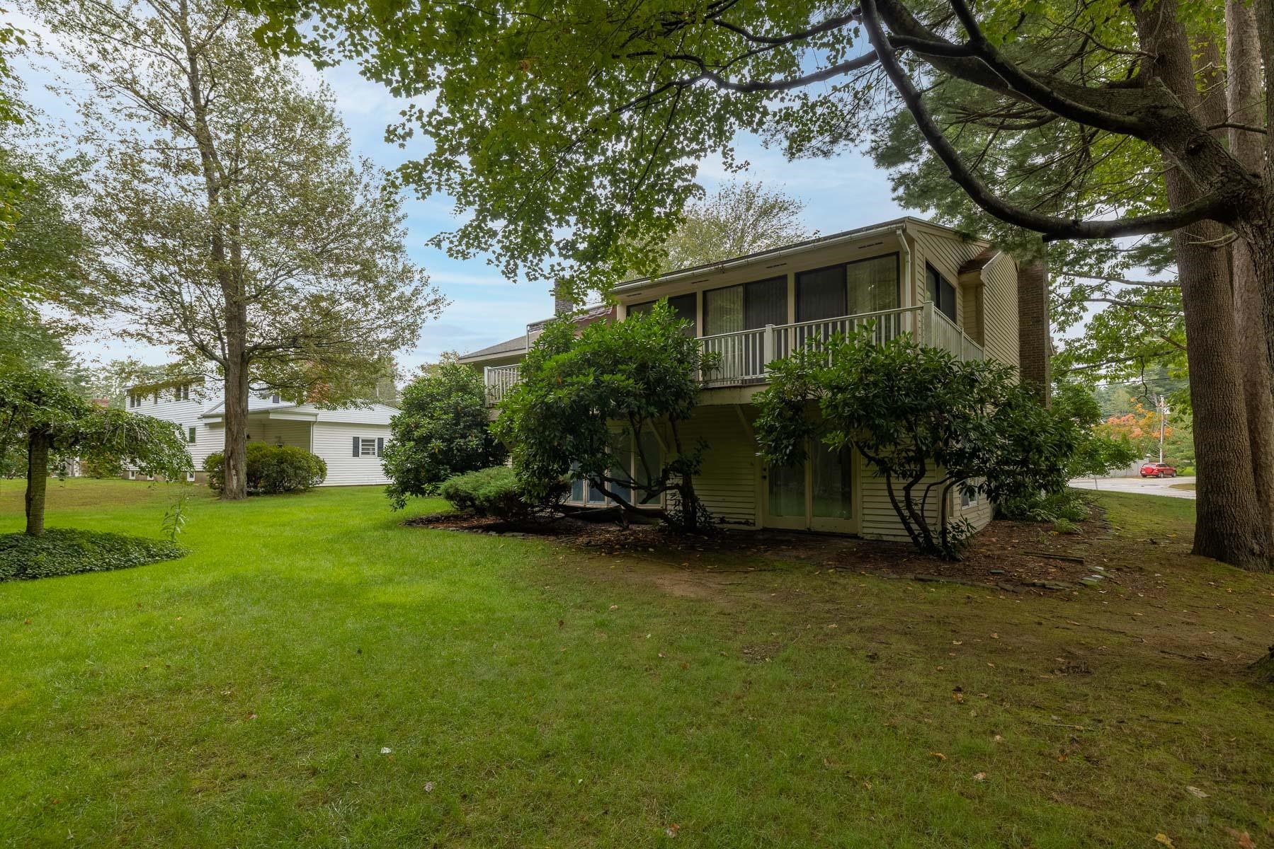 22 Harding Road Portsmouth, NH 03801 - Photo 2 of 33