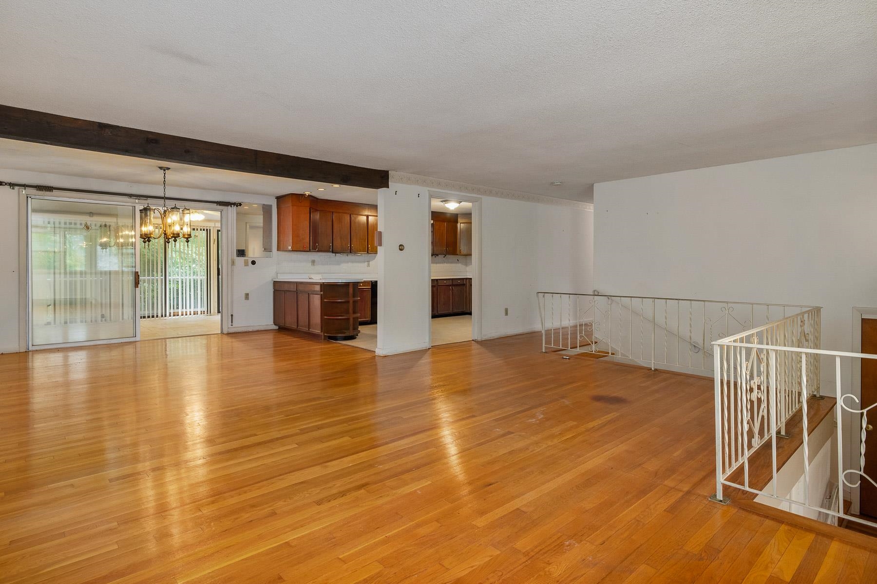 22 Harding Road Portsmouth, NH 03801 - Photo 3 of 33