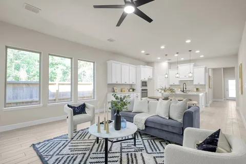 $400,000 | 340 Water Tupelo Drive, Montgomery, TX 77316