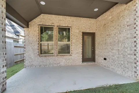 $415,000 | 340 Water Tupelo Drive, Montgomery, TX 77316