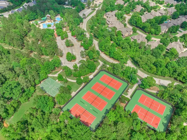 a view of a tennis court