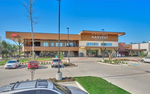 $415,000 | 340 Water Tupelo Drive, Montgomery, TX 77316