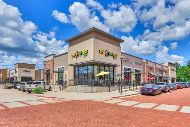 $415,000 | 340 Water Tupelo Drive, Montgomery, TX 77316