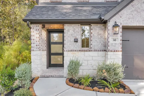 $400,000 | 340 Water Tupelo Drive, Montgomery, TX 77316