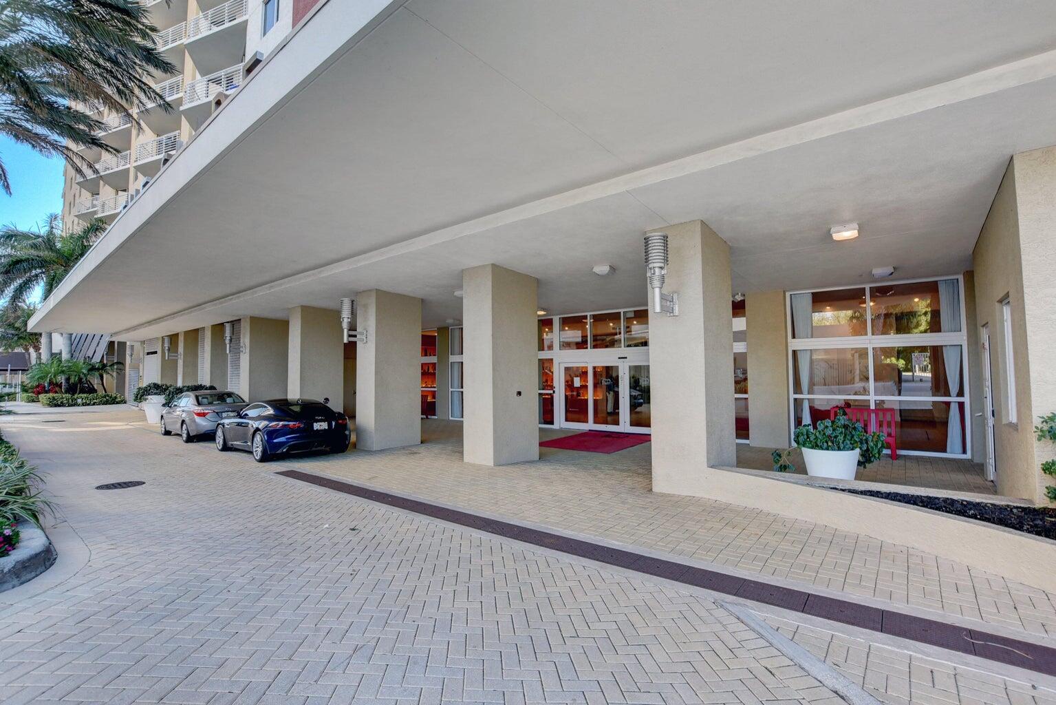 1551 North Flagler Drive, Unit 802 West Palm Beach, FL 33401 - Photo 27 of 31 a view of livingroom with furniture and toys