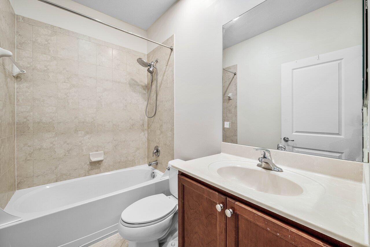 48 Northwest Hawthorne Place Boca Raton, FL 33432 - Photo 26 of 35 027-48NorthwestHawthornePlace-BocaRaton-
