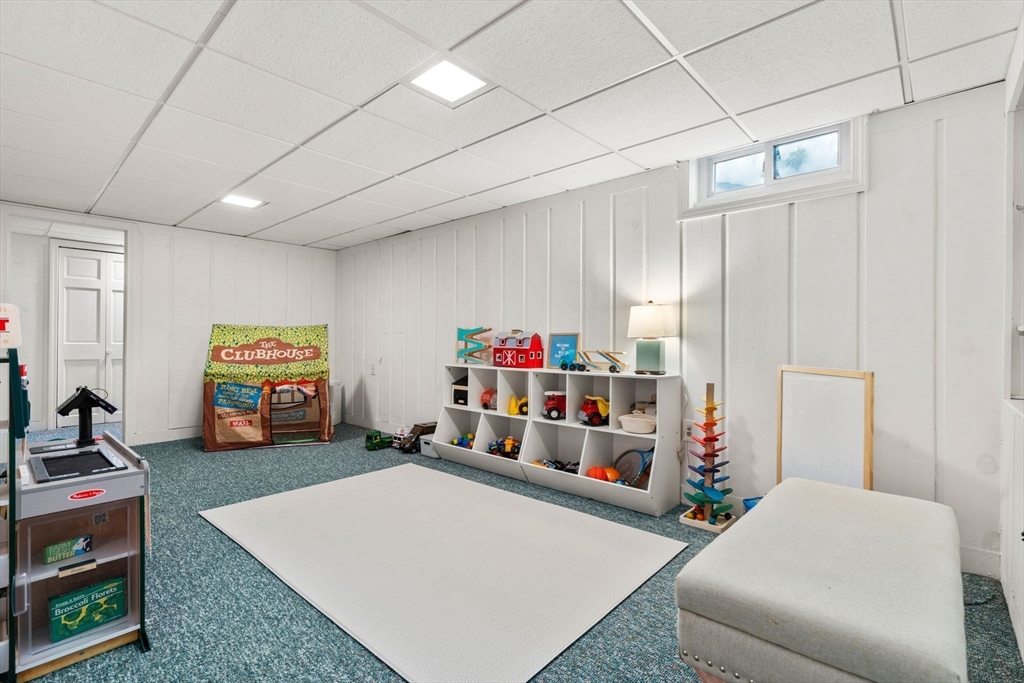 22 Longmeadow Road Hingham, MA 02043 - Photo 30 of 35